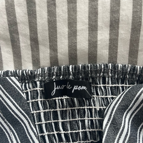 Crop top with ruffle sleeve - Picture 4 of 5